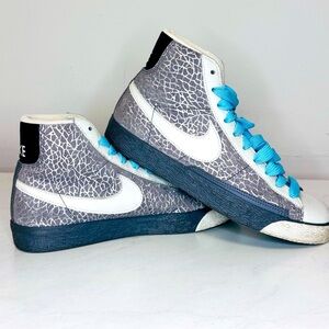 NIKE Women’s Blazer High Top Grey and Metallic 2008